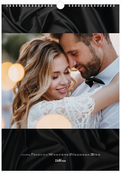 Satén černý - Na výšku